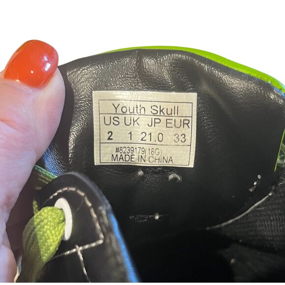PYRAMID Boys Skull & Crossbones Bowling Shoes Youth Sz 2 EUC - Picture 7 of 7